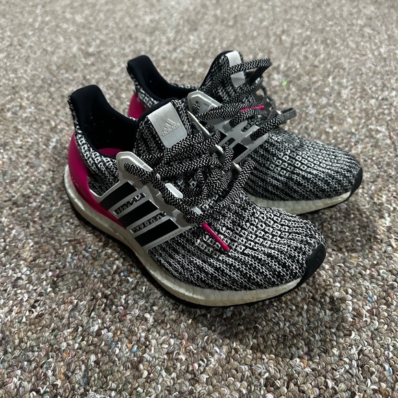 Youth Adidas Ultraboost - Picture 1 of 3